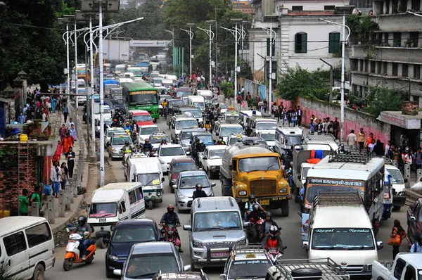 Ratnapark-traffic-jam