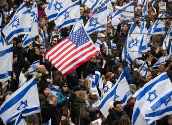 us_and_israeli_flags_rally_central_park_2078451970