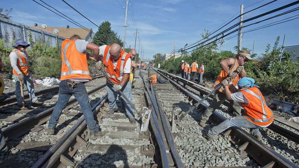 Thousands of Rail Workers Railroaded by the Teamsters Bureaucracy!  